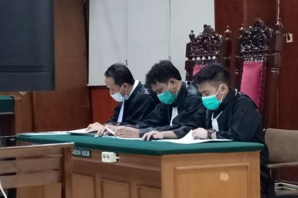 Keberatan atas dakwaan jaksa penuntut umum, penasihat hukum Andy Cahyady mengajukan eksepsi