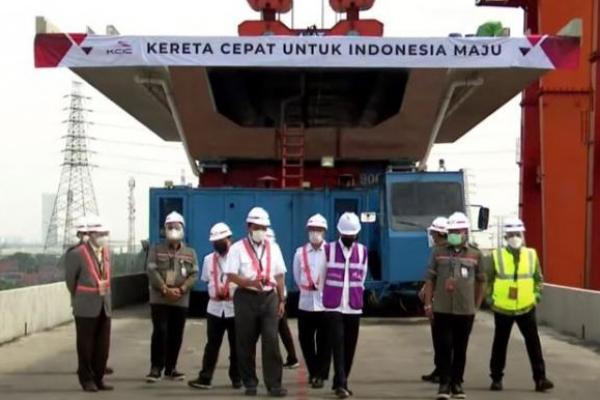 Presiden Jokowi menyampaikan harapannya terkait proyek Kereta Cepat Jakarta-Bandung.