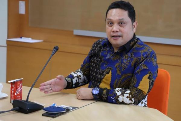 Chairul menjelaskan penghentian sementara penggunaan TKA ini dikecualikan bagi TKA yang bekerja pada Proyek Strategis Nasional (PSN) dan obyek vital strategis/nasional.