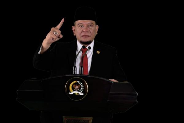Ketua DPD RI, AA LaNyalla Mahmud Mattalitti mengkritisi rencana pengadaan baju dinas anggota DPRD Kota Tangerang menggunakan merek internasional terkenal, atau branded.