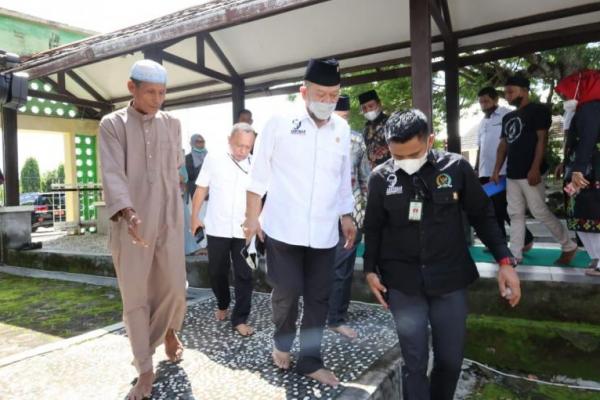 Ketua DPD RI, AA LaNyalla Mahmud Mattalitti, Jumat (28/5), mengunjungi sejumlah kabupaten di Sulawesi Selatan. Perhentian pertama adalah Kabupaten Wajo, yang terkenal dengan kesuburan wilayahnya.
