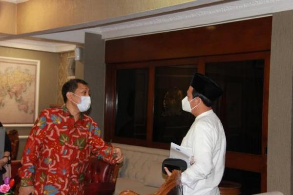 Wakil Ketua DPD RI, Sultan B Najamudin dan founder Bumi Global Karbon, Ahmad Deni Daruri duduk bareng mengupas isu tentang bagaimana skema pencapaian Sustainable Development Goals (SDGs) bisa segera diwujudkan oleh pemerintah Indonesia.