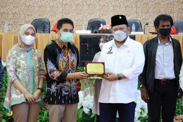 Ketua DPD RI, AA LaNyalla Mahmud Mattalitti, mengisi kuliah umum di Universitas Islam Negeri Alauddin, Makassar, Sulawesi Selatan, Sabtu (29/5). 