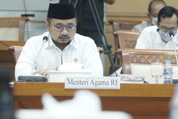 Dengan revitalisasi ini, KUA nantinya tidak hanya sekadar pencatat pernikahan saja. Lebih dari itu, KUA diharapkan memiliki peran strategis yakni sebagai pusat data keagamaan dan unit layanan langsung keagamaan di tingkat kecamatan.