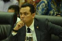 Pimpinan Komisi VI DPR Cecar Menteri Bahlil Soal Dugaan Pelanggaran PT Toba Pulp Lestari