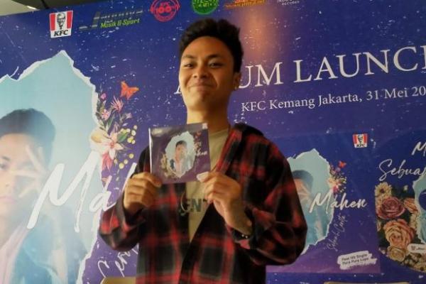 Mahen Pura Pura Lupa kenalkan album terbarunya bertajuk Sebuah Cerita. Kisah hidup?