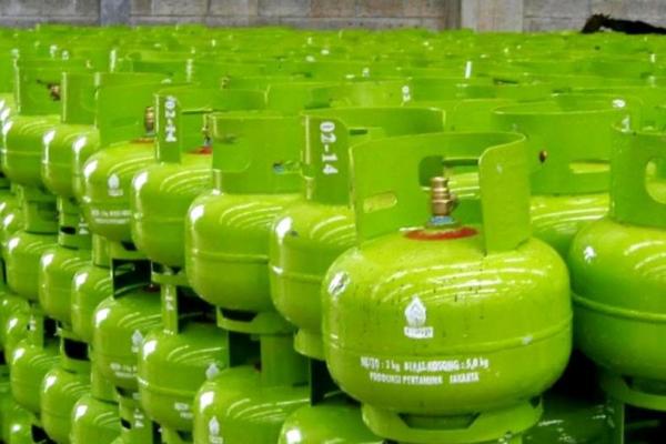 Selama ini karena distribusi gas melon 3 kg bersifat terbuka maka siapa saja dapat membeli dan dengan jumlah yang tidak diketahui. Karenanya berpotensi besar terjadi penyimpangan.