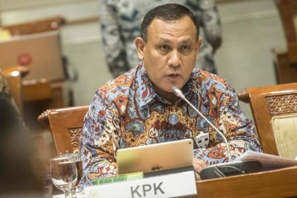 Indonesian Corruption Watch (ICW) melaporkan Ketua Komisi Pemberantasan Korupsi (KPK) Firli Bahuri ke Bareskrim Polri atas dugaan gratifikasi.