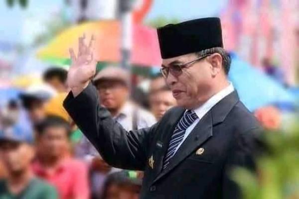 Suhairi menambahkan, bahwa dirinya yang berpasangan dengan Atika Azmi Utammi tetap akan membangun komunikasi dengan rivalnya yaitu Drs Dahlan Hasan Nasution.