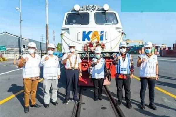 Integrasi jalur KA dan pelabuhan ini merupakan salah satu wujud implementasi MoU antara KAI dan Pelindo III pada November 2020 lalu.