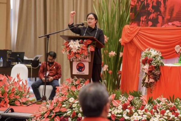 Ketua DPP PDI Perjuangan Puan Maharani mengingatkan seluruh kader PDI Perjuangan untuk terus solid berjuang dalam satu barisan.