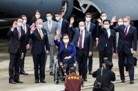 China Kecam Kunjungan Singkat Tiga Senator AS ke Taiwan