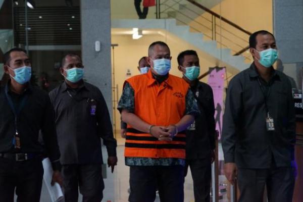 Hal tersebut didalami penyidik saat memeriksa mantan Dirut Perusahaan Umum Daerah Pembangunan Sarana Jaya, Yoory Corneles Pinontoan.