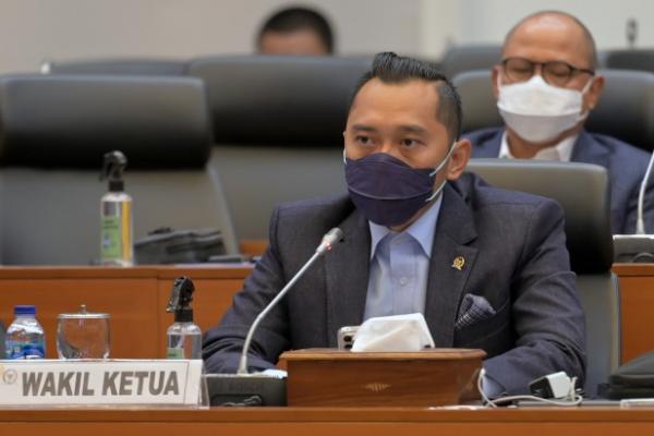 Wakil Ketua Banggar DPR RI Edhie Baskoro Yudhoyono (Ibas) berharap agar UU HKPD memiliki pengaruh besar pada peningkatan kinerja fiskal Pemerintah Daerah (Pemda). 