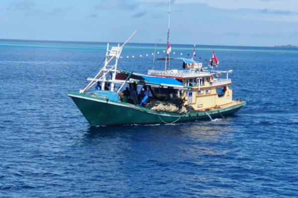 Bukan hanya terhadap kapal ikan asing ilegal, KKP juga menindak kapal Indonesia yang melanggar ketentuan.