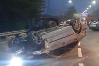 Kecelakaan Beruntun di Tol Meruya, Mobil Terguling
