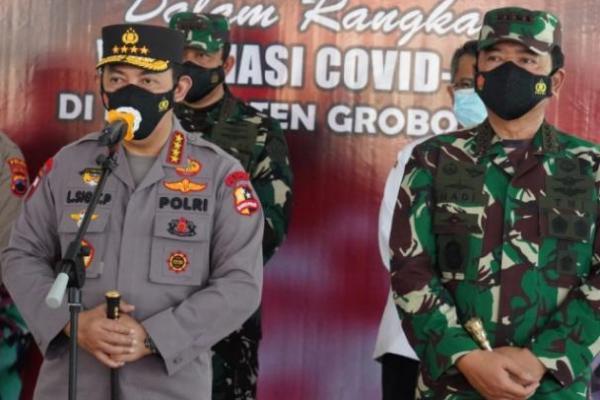 Panglima TNI dan Kpaolri mberkunjung ke zona merah penanganan Covid-19.