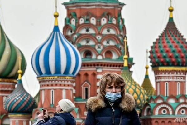 Gelombang infeksi baru datang ketika kota kedua Rusia Saint Petersburg, hotspot COVID-19 terburuk di negara itu setelah Moskow.