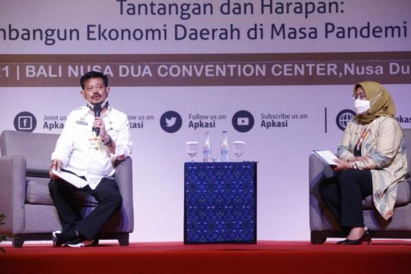 Sistem logistik dan program KUR, kata Syahrul, dua kunci penting dalam mewujudkan sistem ketahanan pangan nasional.