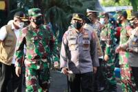 Di Zona Merah, Panglima TNI dan Kapolri Dengarkan Keluhan Warga Bangkalan