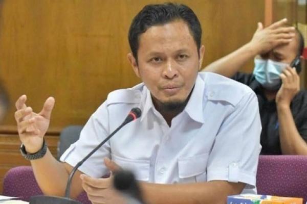 Komisi Pemberantasan Korupsi (KPK) harus menindaklanjuti dugaan korupsi pengadaan alat kesehatan (alkes) di Kabupaten Kampar (2019-2020) yang disebut-sebut melibatkan Wakil Ketua DPRD Riau, Agung Nugroho. 