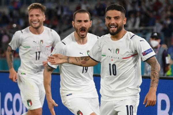 Tottenham Hotspur dilaporkan mengawasi situasi Lorenzo Insigne di Napoli dengan harapan bisa mengontrak penyerang dengan status bebas transfer musim panas mendatang.