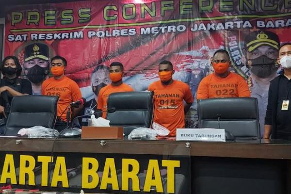 Empat pelaku penembakan pelajar di Taman Sari dirilis oleh Polres Jakarta Barat.