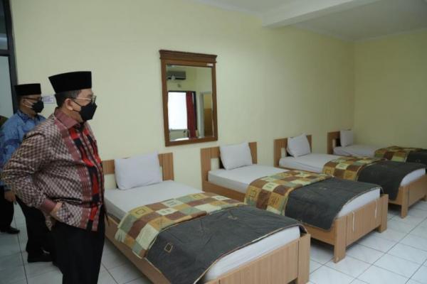Wakil Menteri Agama (Wamenag) Zainut Tauhid Sa`adi memastikan 27 asrama haji di seluruh Indonesia siap dijadikan alternatif ruang isolasi pasien Covid-19.