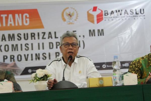 Wakil Ketua Komisi II DPR RI Syamsurizal menyampaikan, dari sekian besar jumlah penduduk Indonesia, sebagiannya adalah mereka yang duduk berprofesi sebagai Aparatur Sipil Negara (ASN).