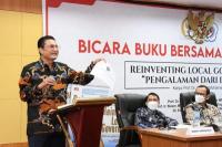 Bahas Buku Karya Fadel Muhammad: Birokrasi Berubah Mengikuti Perkambangan Zaman