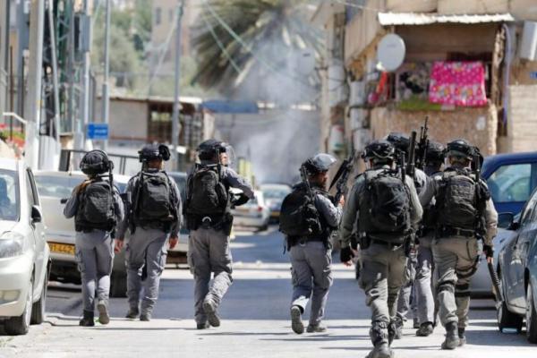 Pasukan Israel menghancurkan sebuah toko dan apartemen di lingkungan Silwan di Yerusalem Timur