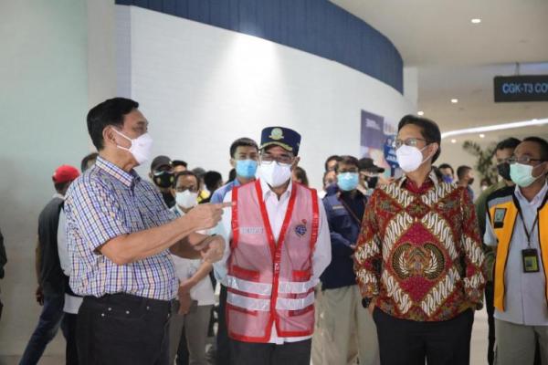 Sentra Vaksinasi Terminal 3 Bandara Soetta berada di lantai 1 (satu) tempat kedatangan di Lobi Timur.