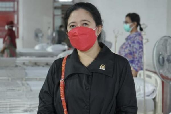 Ketua DPR RI Puan Maharani meninjau kesiapan Rumah Sakit Darurat Lapangan Tembak Kedung Cowek, Surabaya, dalam merawat pasien yang terpapar virus corona.
