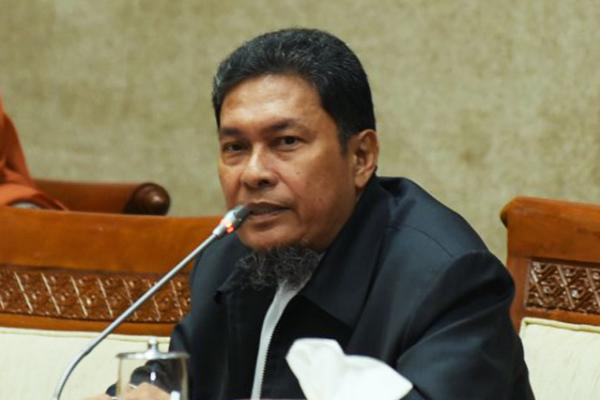 Anggota Komisi XI DPR RI Hidayatullah menilai kebijakan pemerintah yang melakukan jor-joran bansos beras diduga menjadi salah satu penyebab harga beras mahal dan stok langka di pasaran.