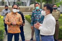 Vaksinasi Massal di Ponpes Sa`adatud Daroin, Gus Muhaimin Puji Cucun dan Dadang