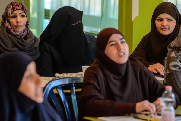 Pengadilan tinggi Uni Eropa mengatakan bahwa perusahaan dapat melarang karyawan Muslim mengenakan jilbab dalam kondisi tertentu