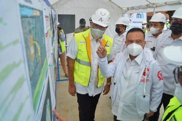 Wakil Ketua DPR RI Sufmi Dasco Ahmad melakukan peninjauan ke Rumah Sakit Modular milik Rumah Sakit Pusat Pertamina (RSPP), Jakarta Barat, Jumat (16/7).