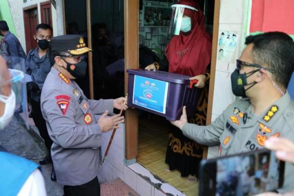 Tiga lokasi yang didatangi Jenderal bintang empat itu ialah, Kelurahan Sawah Besar, Duri Pulau dan Rusun Petamburan. 