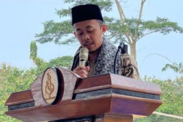 berbagai kesulitan hidup yang kita hadapi hendaknya menyadarkan kita bahwasanya kehidupan di dunia adalah kehidupan yang penuh dengan ujian