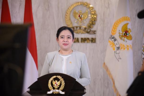 Ketua DPR RI Puan Maharani mengajak seluruh elemen bangsa Indonesia bersatu padu membantu penanganan pandemi Covid-19. Ia pun mengajak para pemuda Muhammadiyah untuk ikut bergotong royong membantu pemulihan negara.