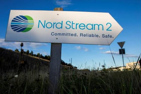Harga gas grosir di Inggris dan Uni Eropa meningkat sebesar 17 persen, setelah regulator energi Jerman menangguhkan persetujuan pipa gas alam Nord Stream 2 dari Rusia ke Berlin.