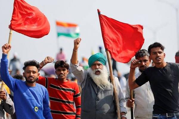 Dalam protes petani terlama terhadap pemerintah Perdana Menteri Narendra Modi, puluhan ribu petani telah berkemah di jalan raya utama menuju New Delhi selama lebih dari tujuh bulan.