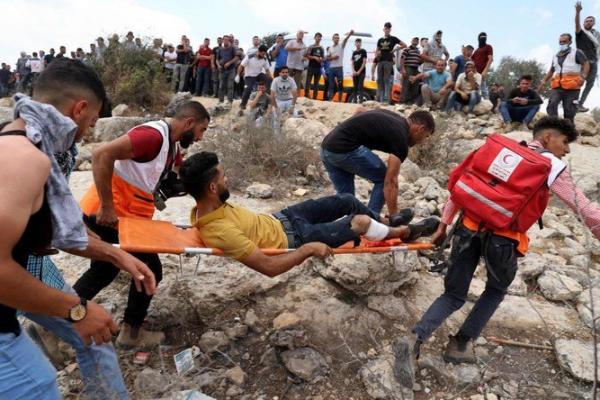 Bulan Sabit Merah Palestina mengatakan, 146 warga Palestina terluka selama bentrokan, termasuk sembilan oleh tembakan langsung, 34 oleh peluru berlapis karet dan 87 oleh gas air mata.