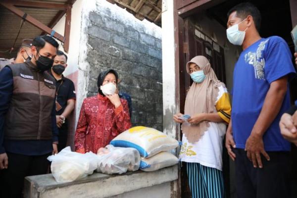 Kemensos bermitra dengan Perum Bulog dalam penyaluran bantuan beras 10 kg untuk 10 juta KPM PKH, 10 juta KPM BST dan 8,8 juta KPM Bantuan Pangan Non-Tunai (BPNT)/Kartu Sembako non PKH.