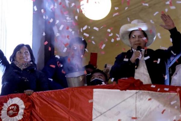 Pedro Castillo akhirnya ditetapkan sebagai presiden di Peru setelah negara itu dalam ketegangan selama lebih dari satu bulan menunggu hasil pemilihan.
