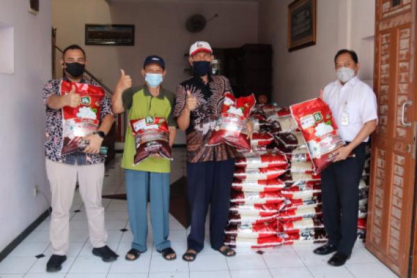 Pendistribusian beras Bansos Non-Tunai terus kami lakukan setiap hari agar para KPM bisa segera merasakan manfaat bantuan ini.