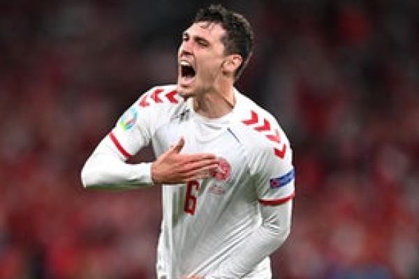 Sevilla dilaporkan dapat merekrut Andreas Christensen dari Chelsea sebagai bagian dari kesepakatan untuk bek tengah Jules Kounde.