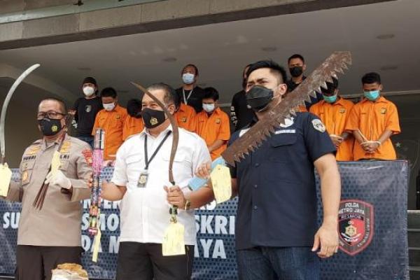 Polda Metro Jaya mengamankan pelaku tawuran yang mengakibatkan korban tewas.