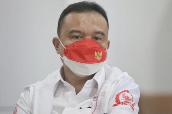 Wakil Ketua DPR, Sufmi Dasco Ahmad meminta agar masyarakat tidak terpancing dengan isu perpanjangan masa jabatan presiden di tengah wacana amandemen UUD 1945.