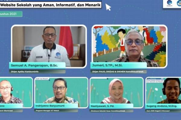 Web sekolah dapat menjadi sarana komunikasi antara sekolah dan orang tua juga berinteraksi dengan masyarakat luas.